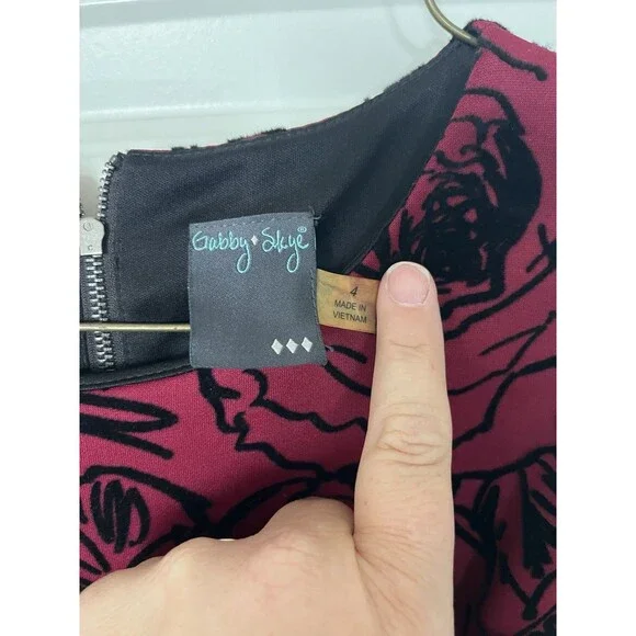 Gabby Skye Dress Size 4 Dark Pink With Velvet Floral Pattern Whimsy Goth - Picture 6 of 9